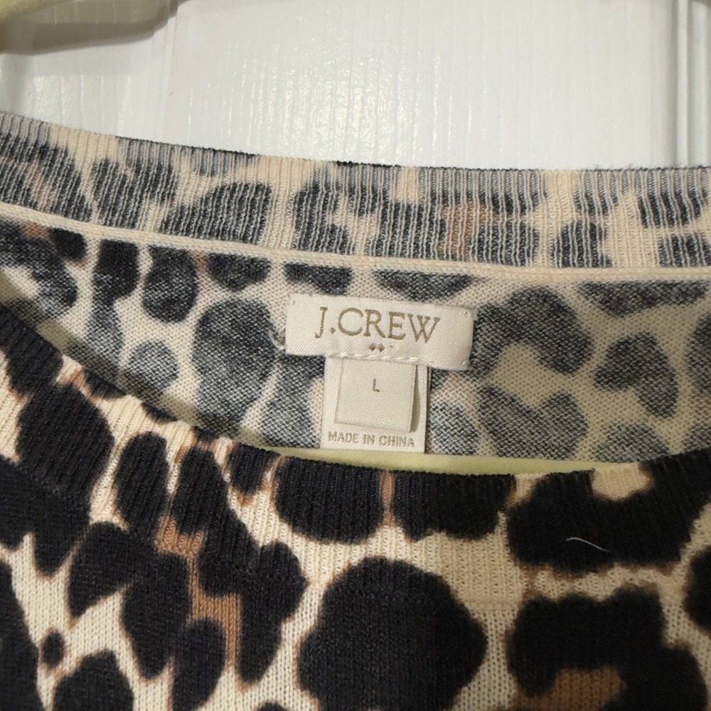 J. Crew Leopard Print Lightweight Sweater Women's Large Boatneck - Picture 3 of 4